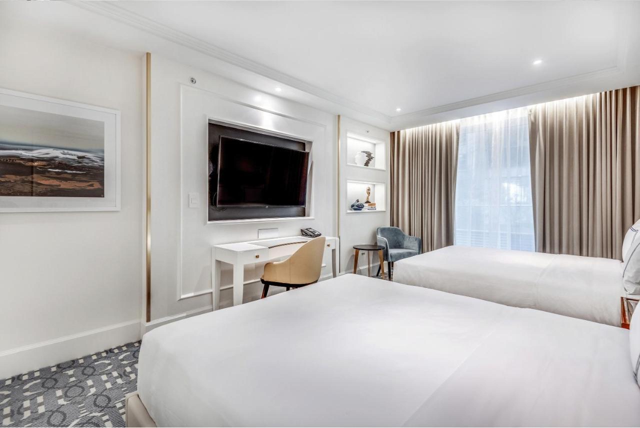 Azur Legacy Collection Hotel Vancouver Extérieur photo